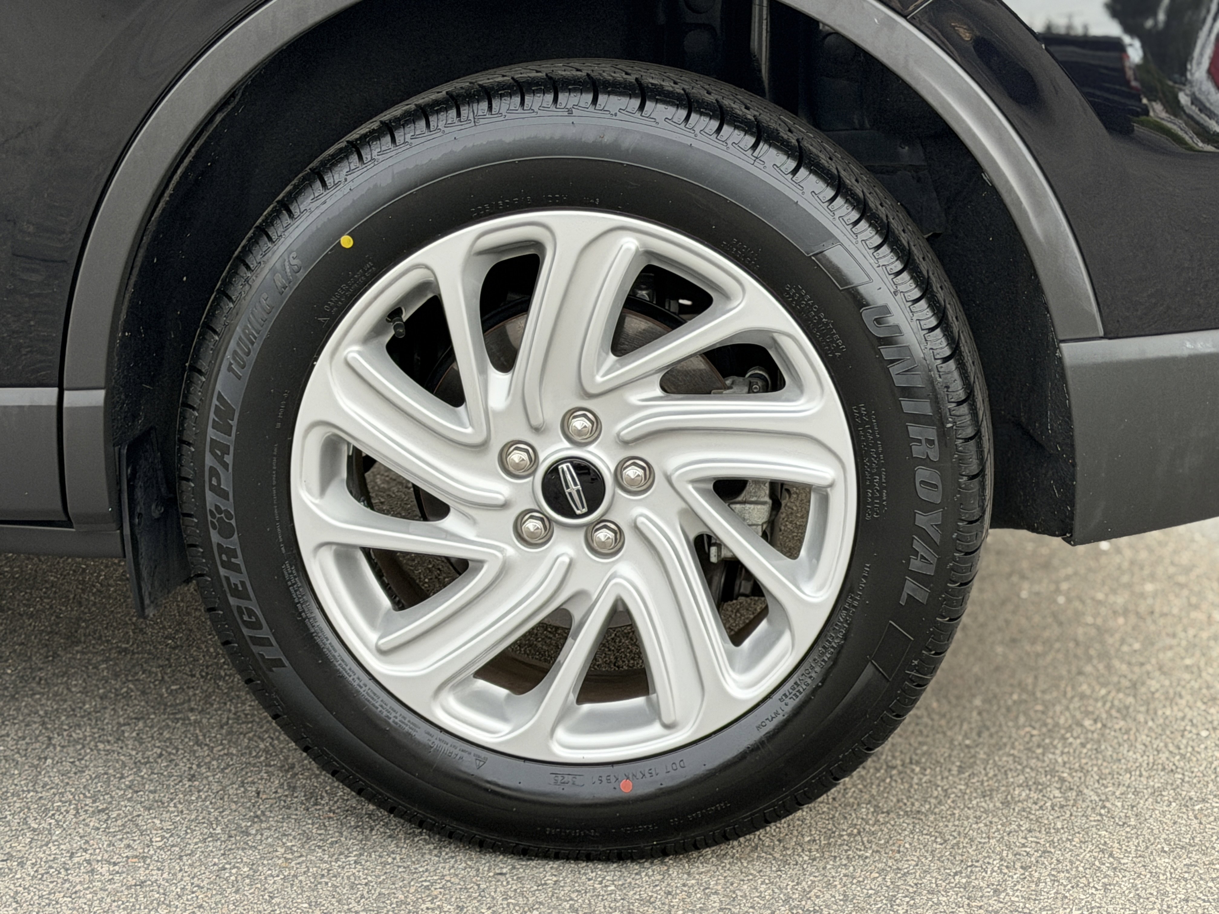 Certified 2023 Lincoln Corsair FWD image 11