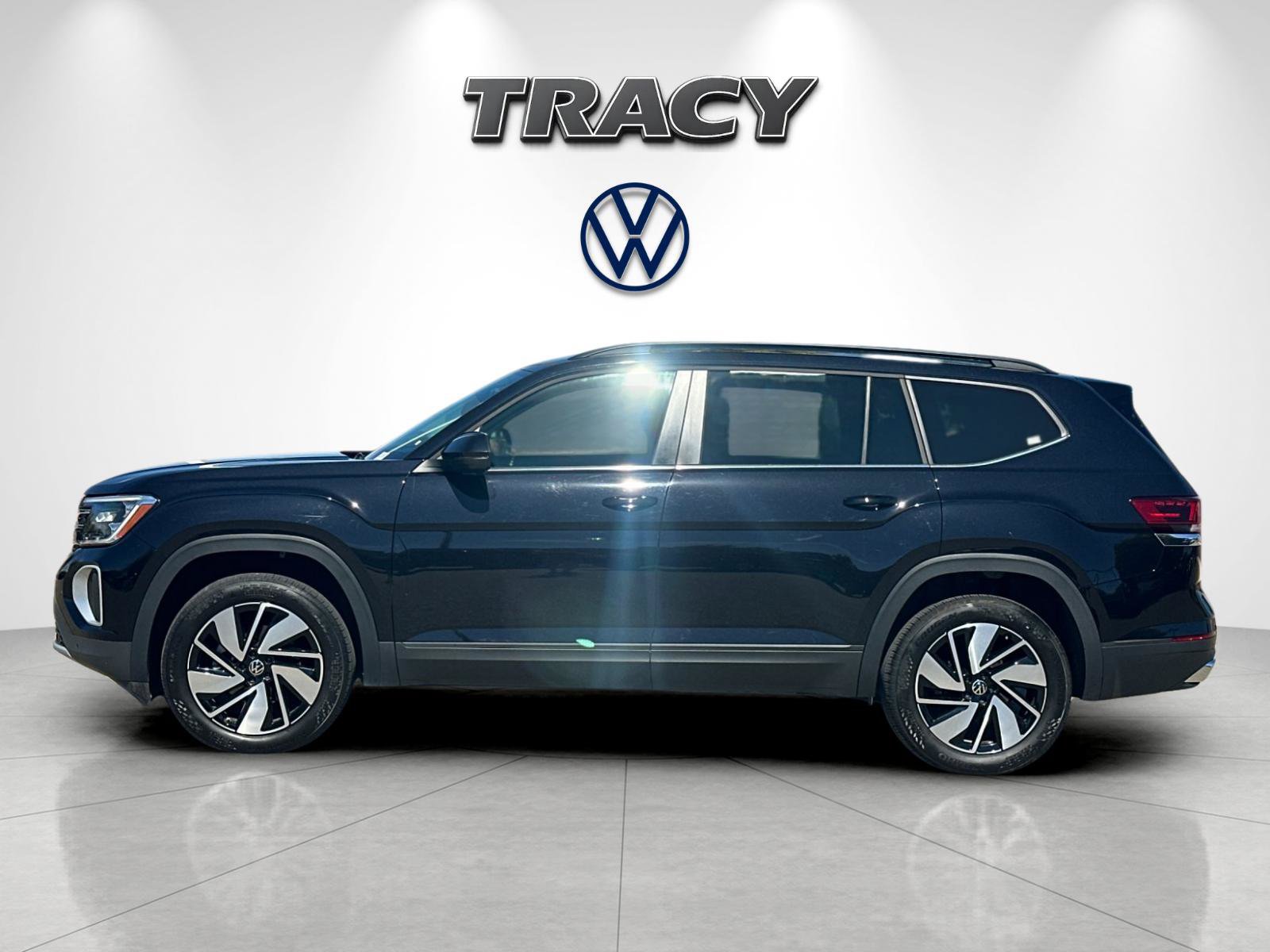 Used 2025 Volkswagen Atlas SE AWD/4WD image 7