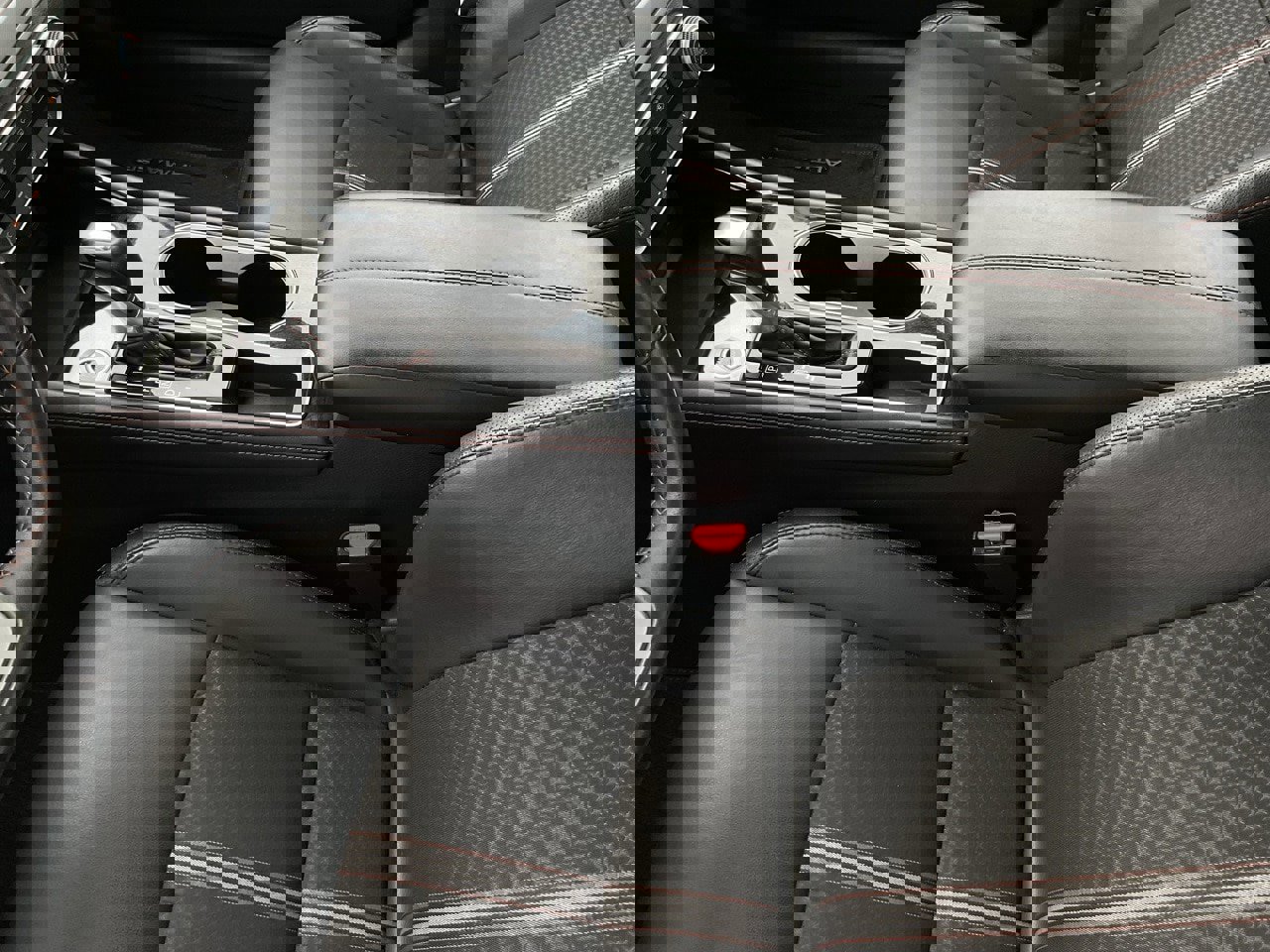 Used 2025 Nissan Altima 2.5 SR image 32