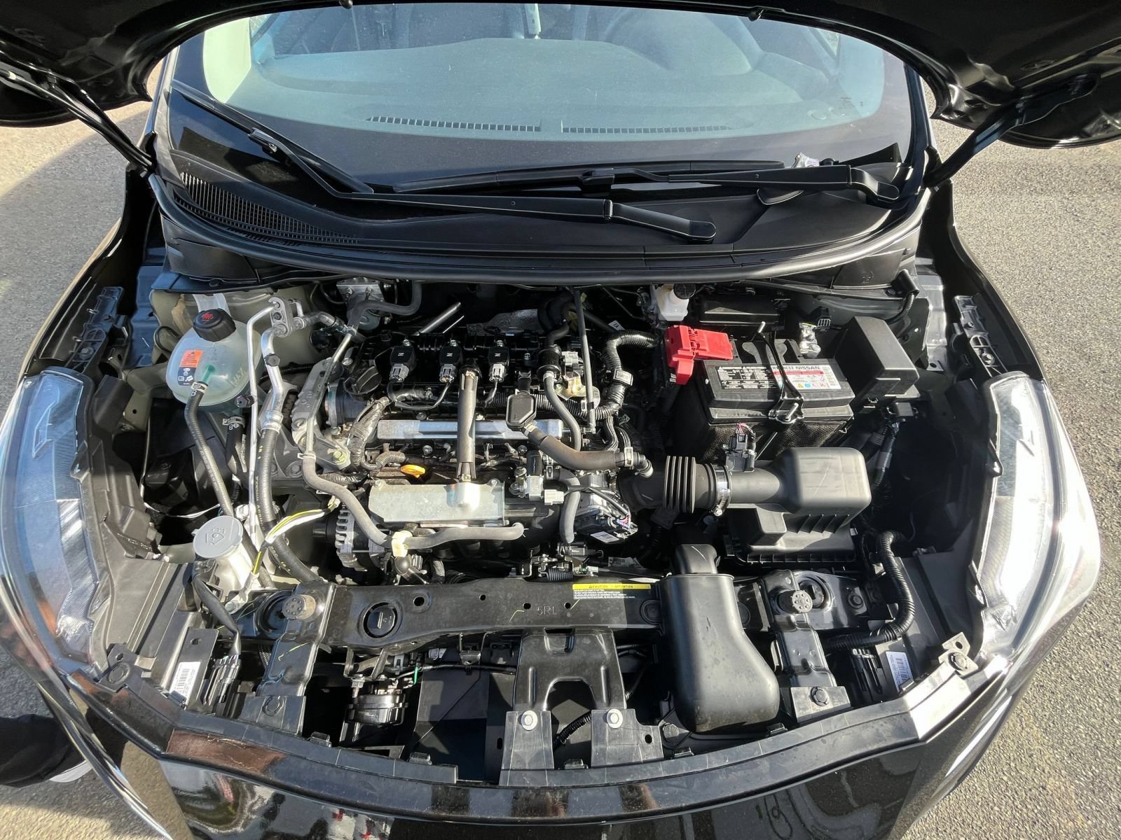 Used 2025 Nissan Versa SV FWD image 30