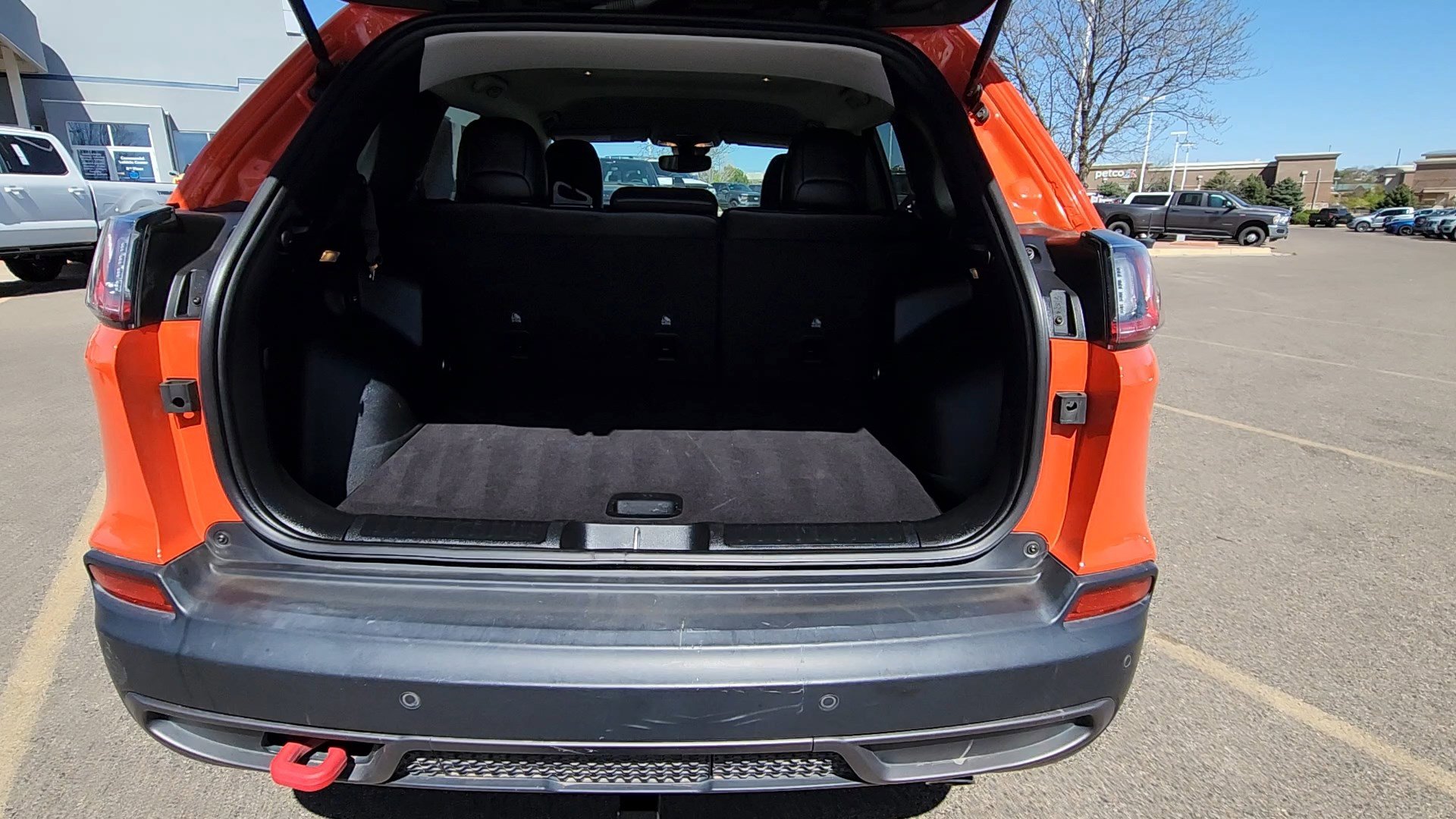 Used 2021 Jeep Cherokee Trailhawk AWD/4WD image 40