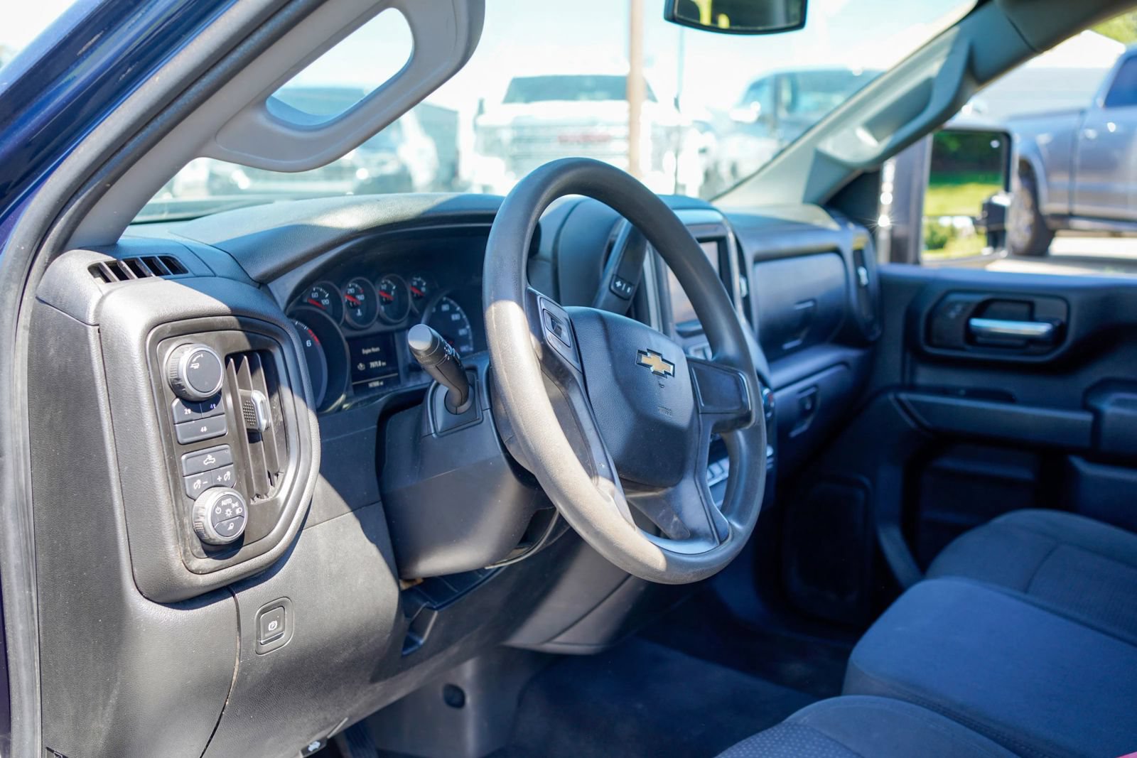 Used 2020 Chevrolet Silverado 2500 Custom w/ Custom Value Package AWD/4WD image 2