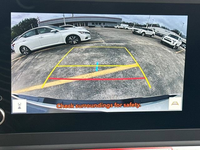 Used 2025 Toyota Tacoma SR5 w/ SR5 Upgrade Package image 32