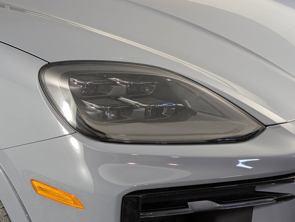 New 2026 Porsche Cayenne GTS image 15