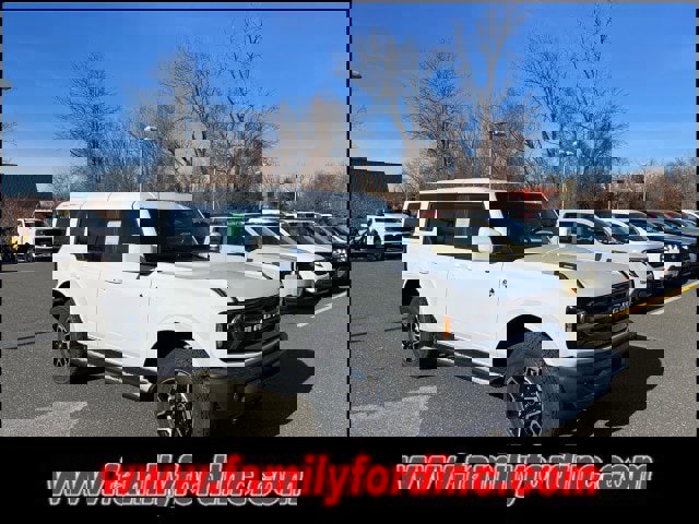 New 2025 Ford Bronco Outer Banks image 8