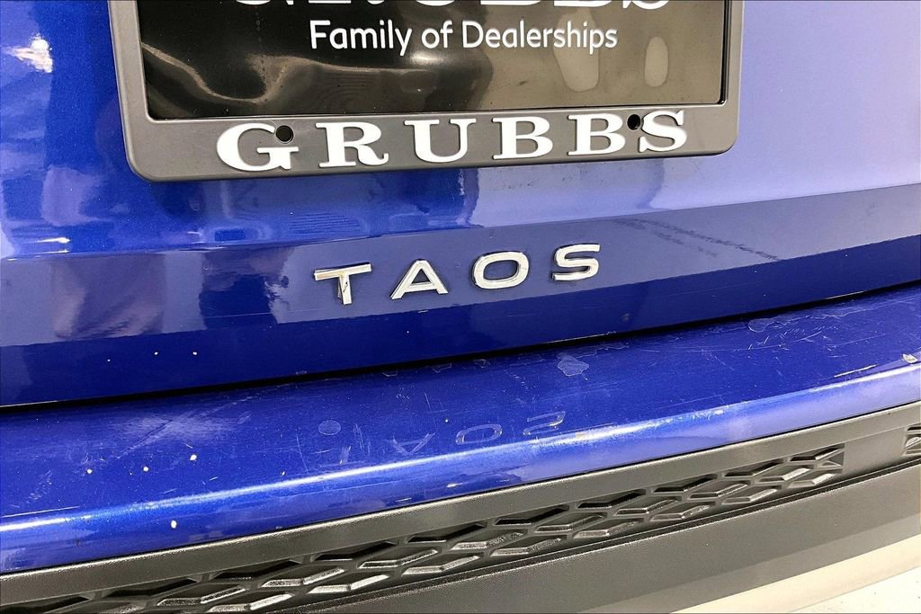 Used 2024 Volkswagen Taos SE image 40