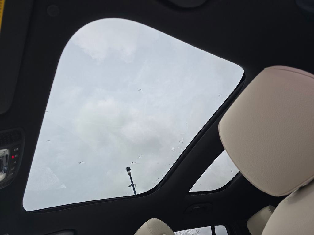 New 2026 Mercedes-Benz GLB 250 4MATIC image 3