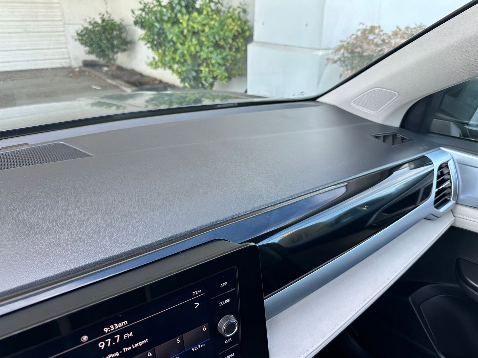 Used 2025 Volkswagen Taos SE image 36