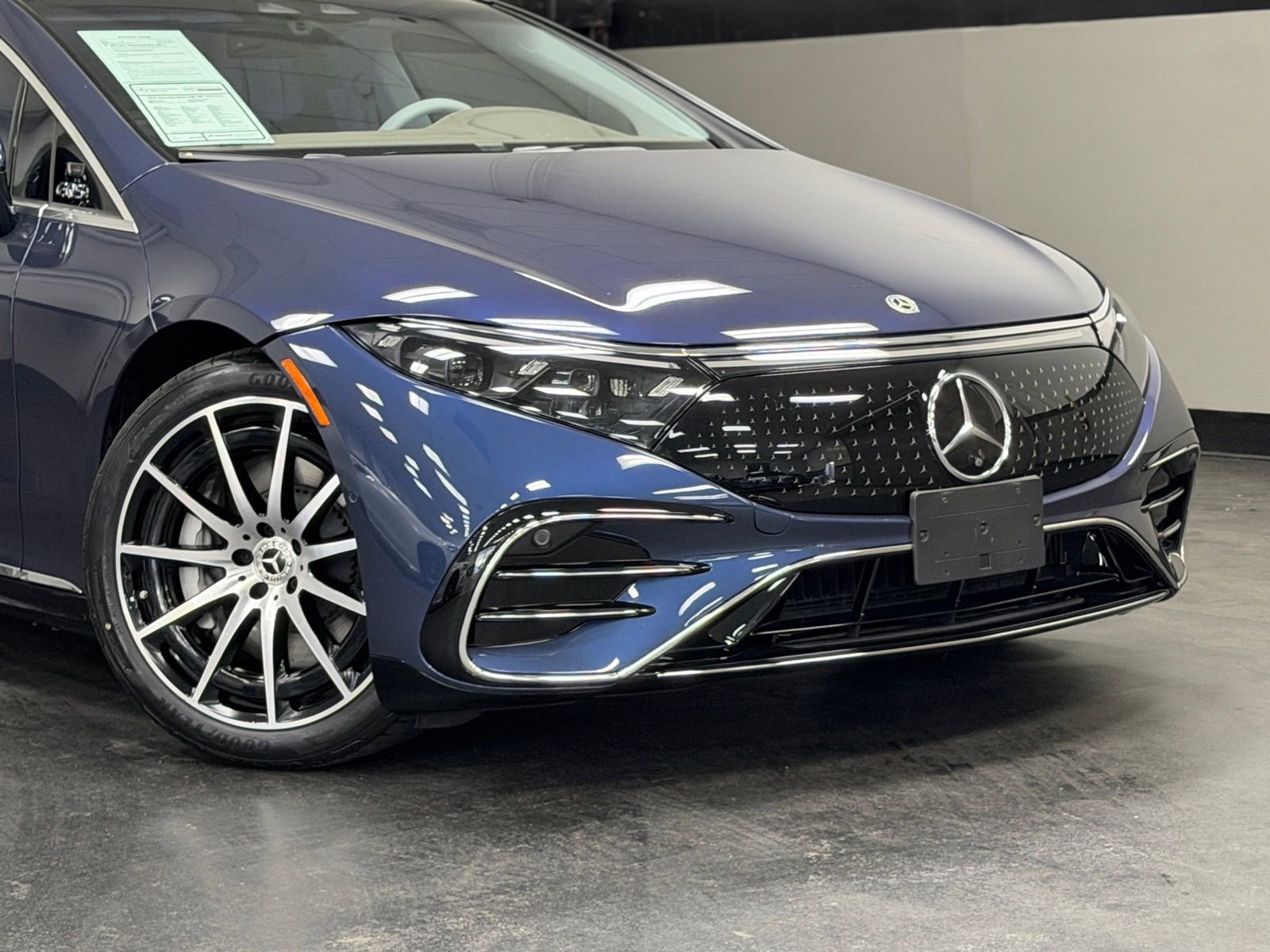 Certified 2023 Mercedes-Benz EQS 580 4MATIC Sedan image 3