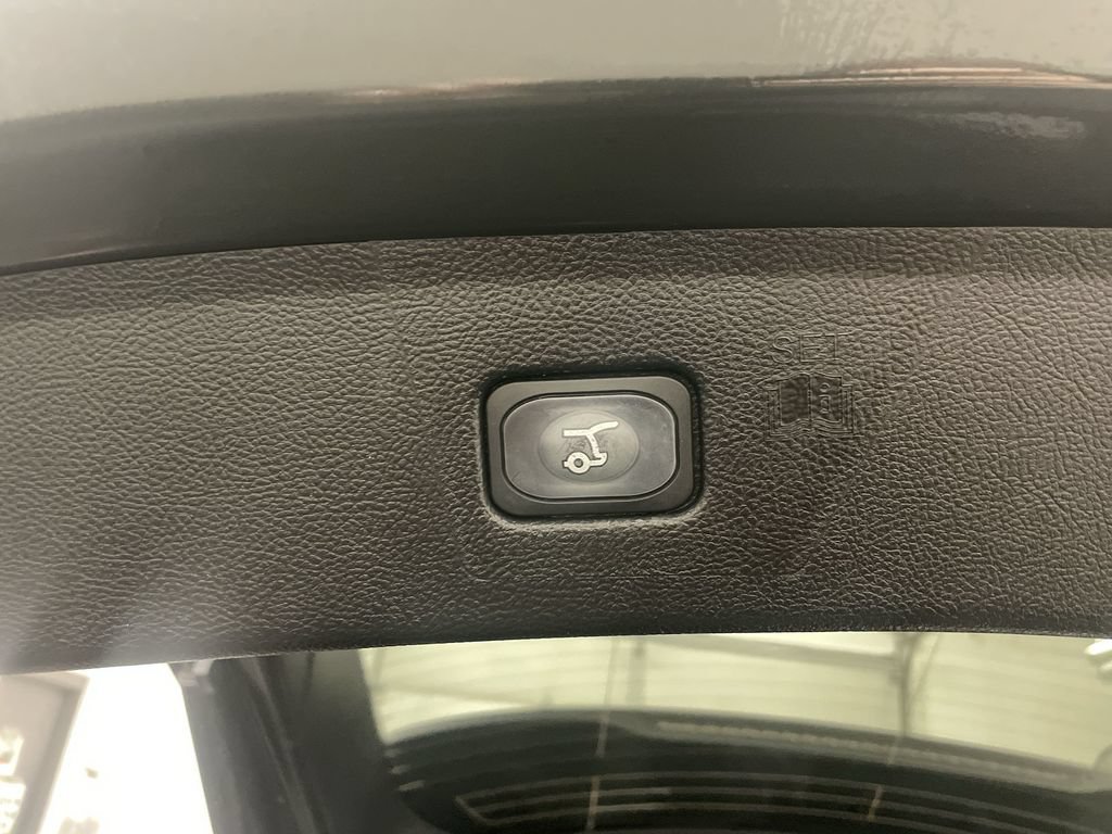 Used 2023 Ford Edge Titanium AWD/4WD image 30