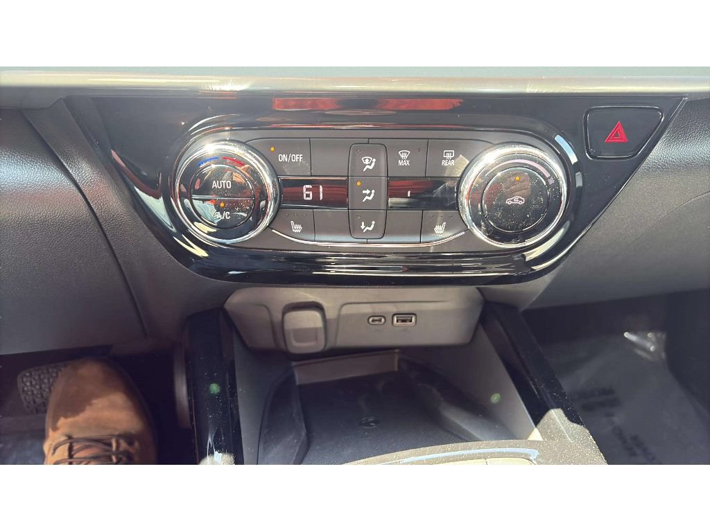 New 2026 Chevrolet Trax LT w/ Sunroof Package FWD image 16