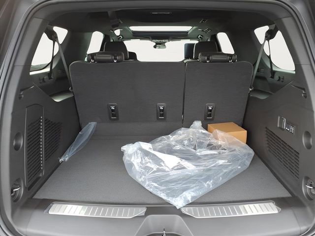 New 2026 Chevrolet Suburban RST w/ RST Capability Package image 26
