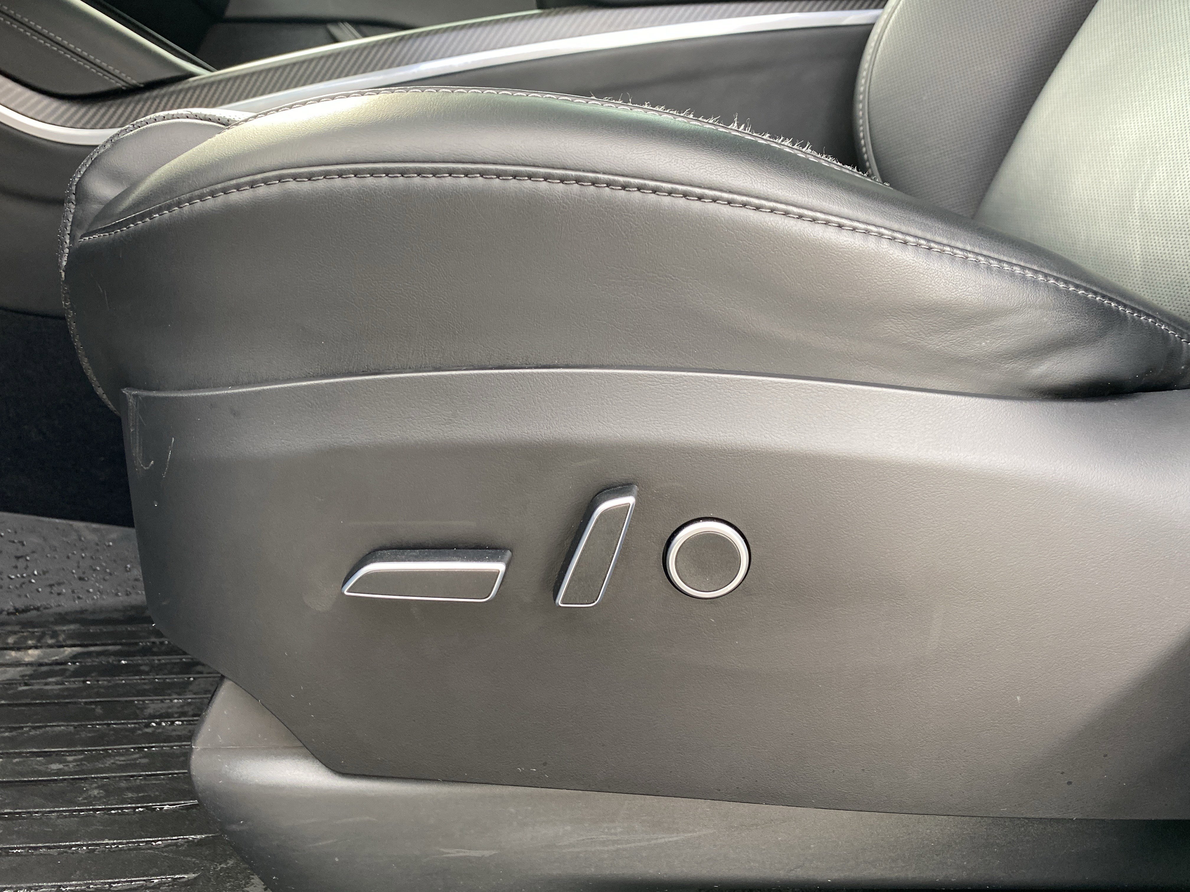 Used 2022 Tesla Model X Plaid image 21