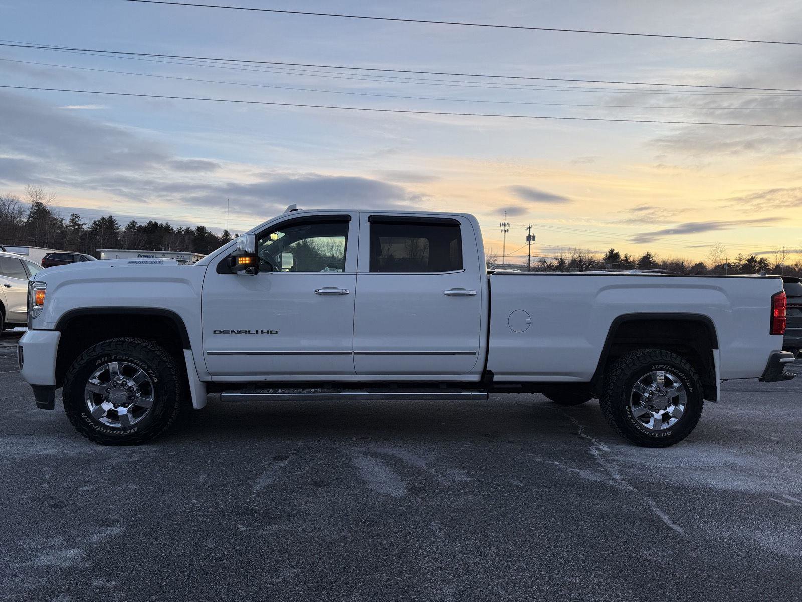 Used 2017 GMC Sierra 3500 Denali w/ Duramax Plus Package image 8