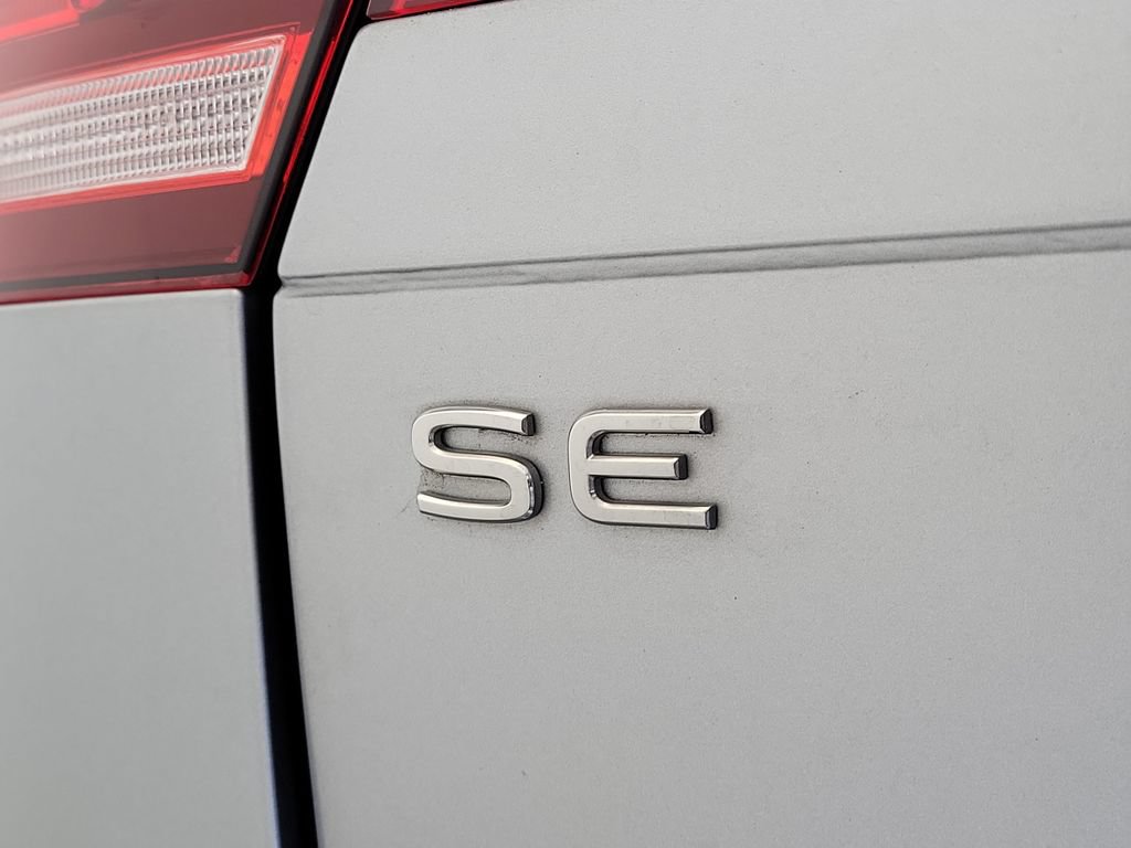 Used 2023 Volkswagen Tiguan SE FWD image 8