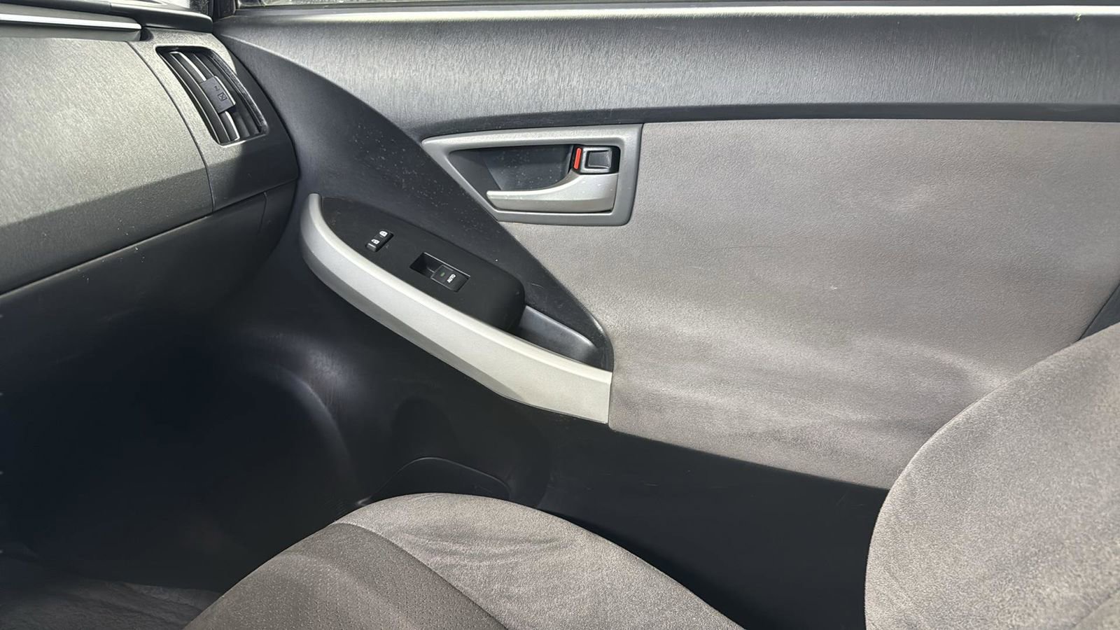 Used 2015 Toyota Prius Two image 24