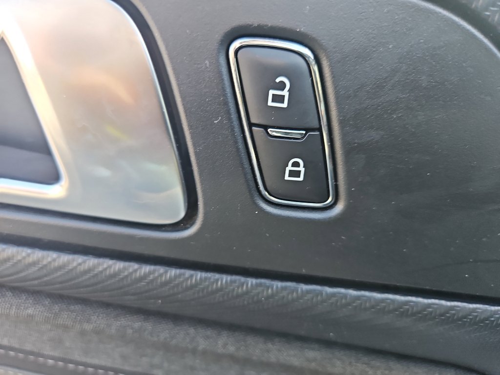 Used 2024 Ford Mustang EcoBoost image 10