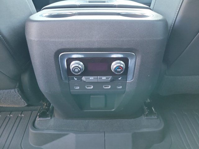 Used 2021 GMC Yukon XL AT4 w/ AT4 Premium Plus Package AWD/4WD image 18