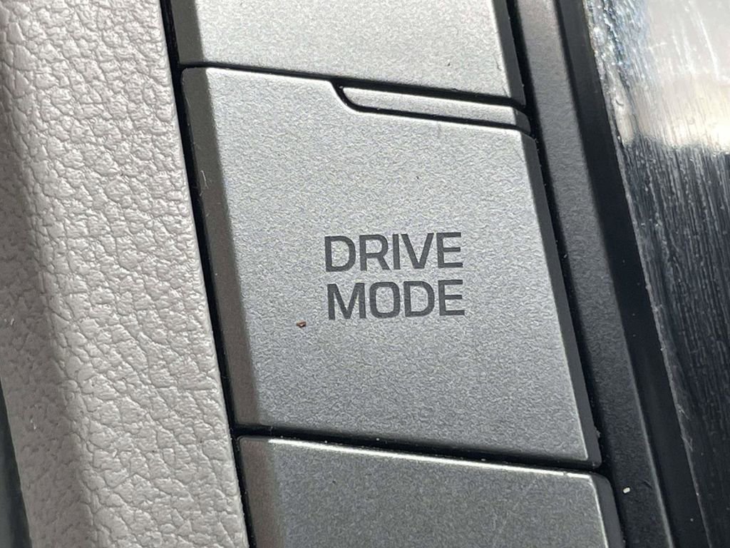 Used 2019 Hyundai Elantra SEL FWD image 22