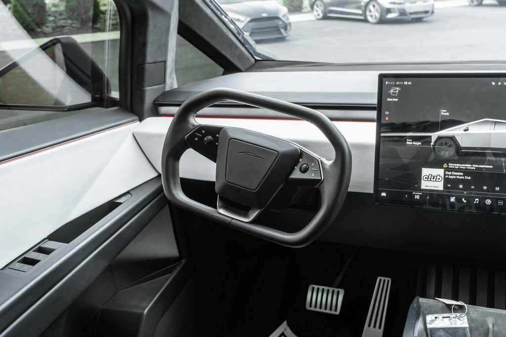 Used 2024 Tesla Cybertruck AWD Crew Cab image 13