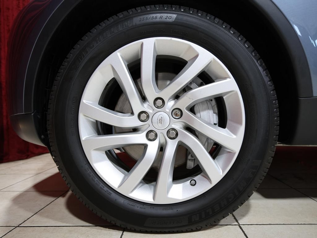 Used 2018 Land Rover Discovery HSE AWD/4WD image 7