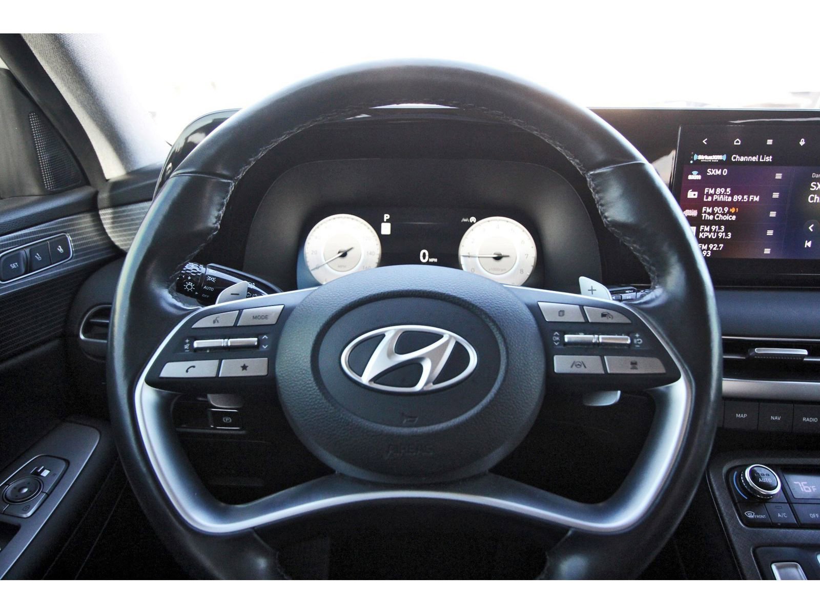 Used 2023 Hyundai Palisade Limited w/ Winter Package image 16