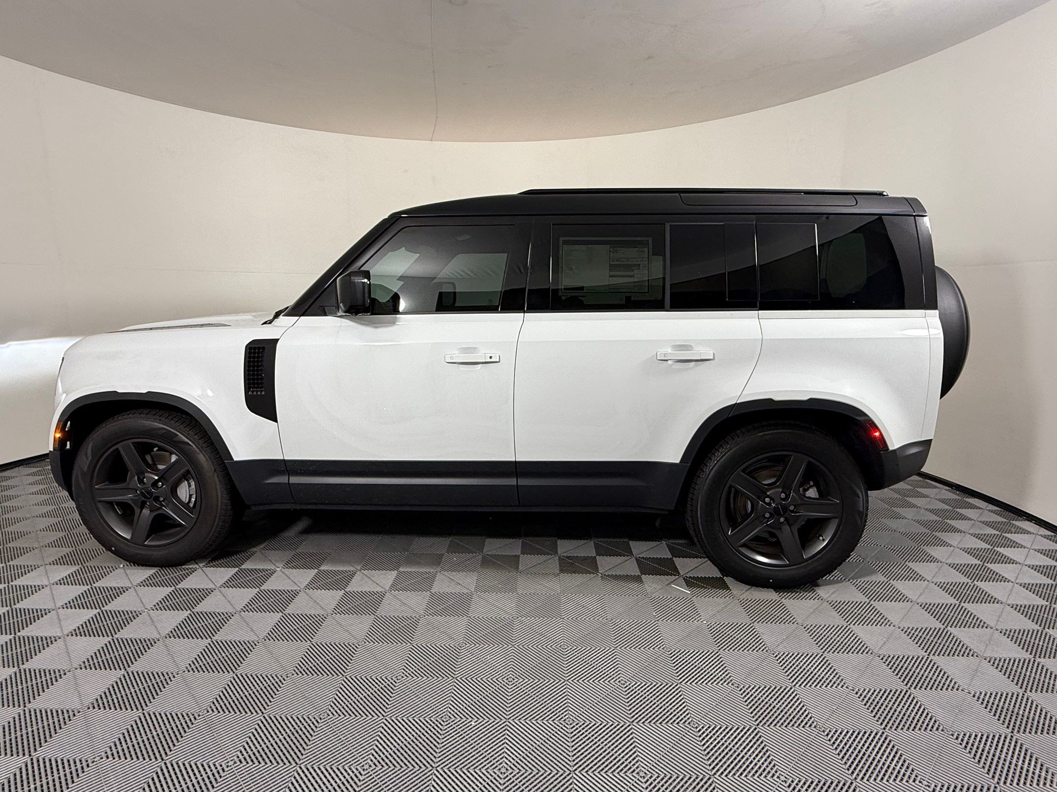New 2026 Land Rover Defender 110 S AWD/4WD image 2