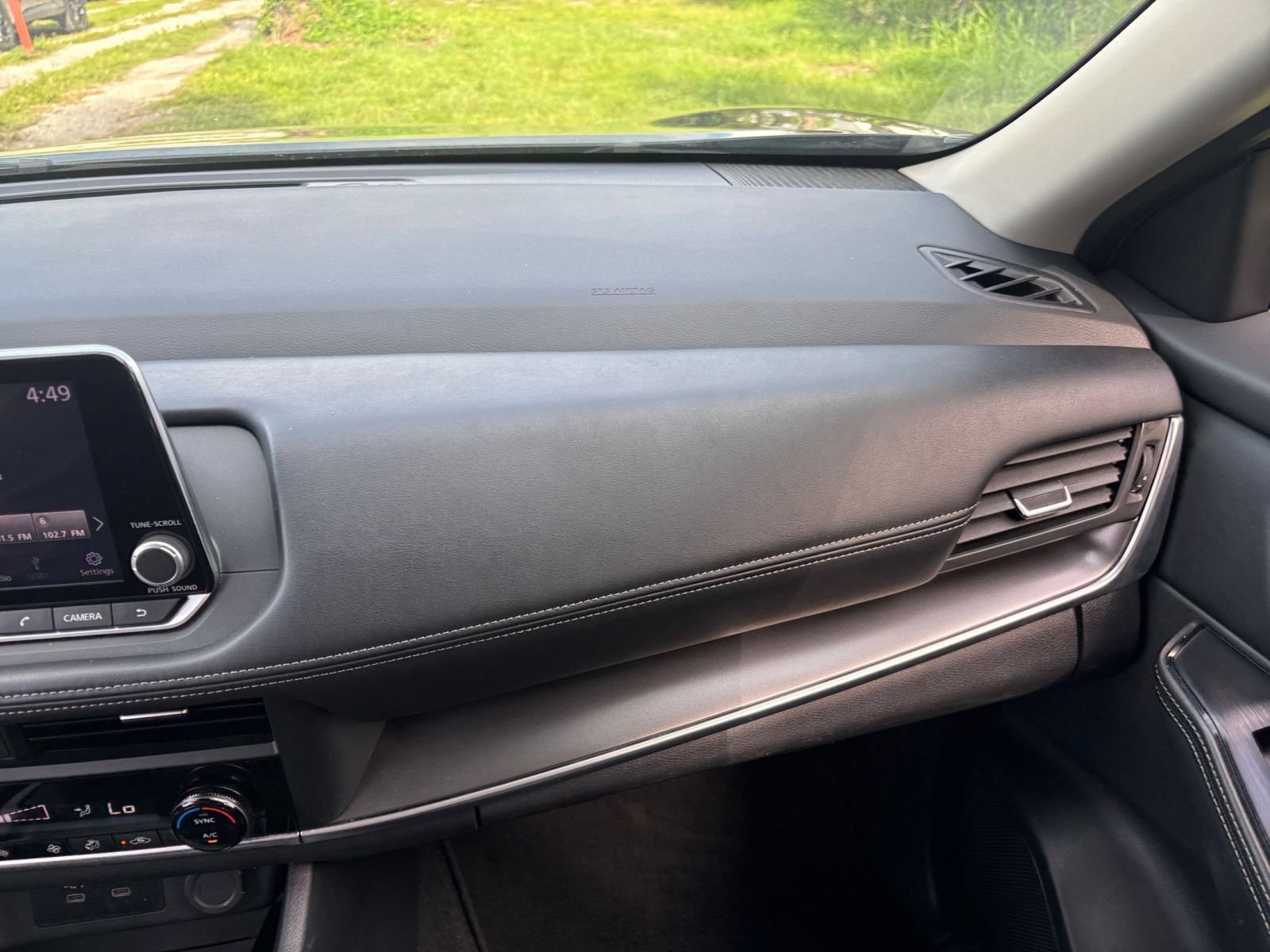 Used 2025 Nissan Rogue SV FWD image 35