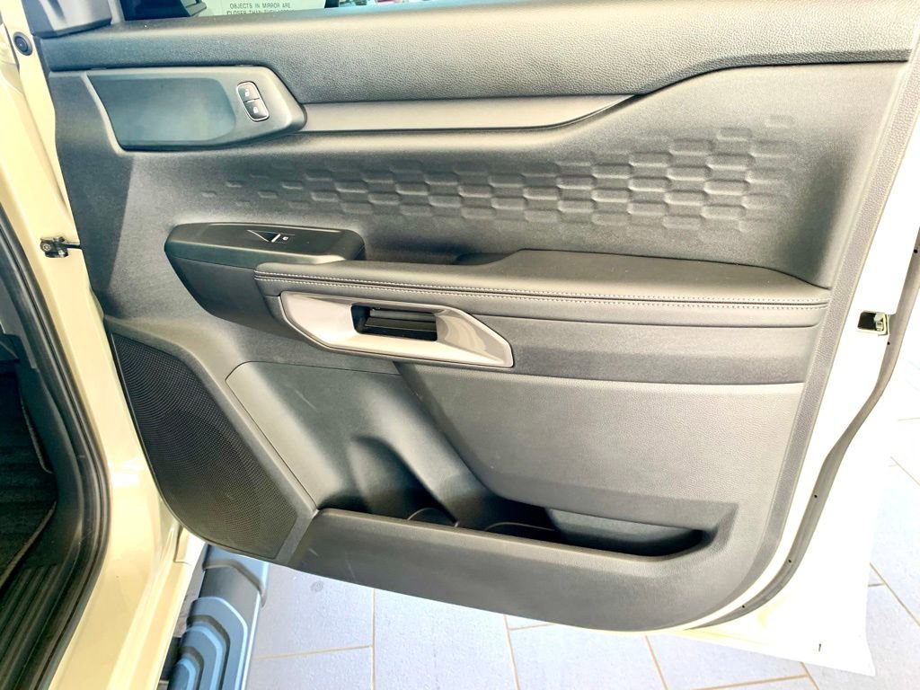 Used 2025 Ford Ranger XLT w/ Trailer Tow Package image 26