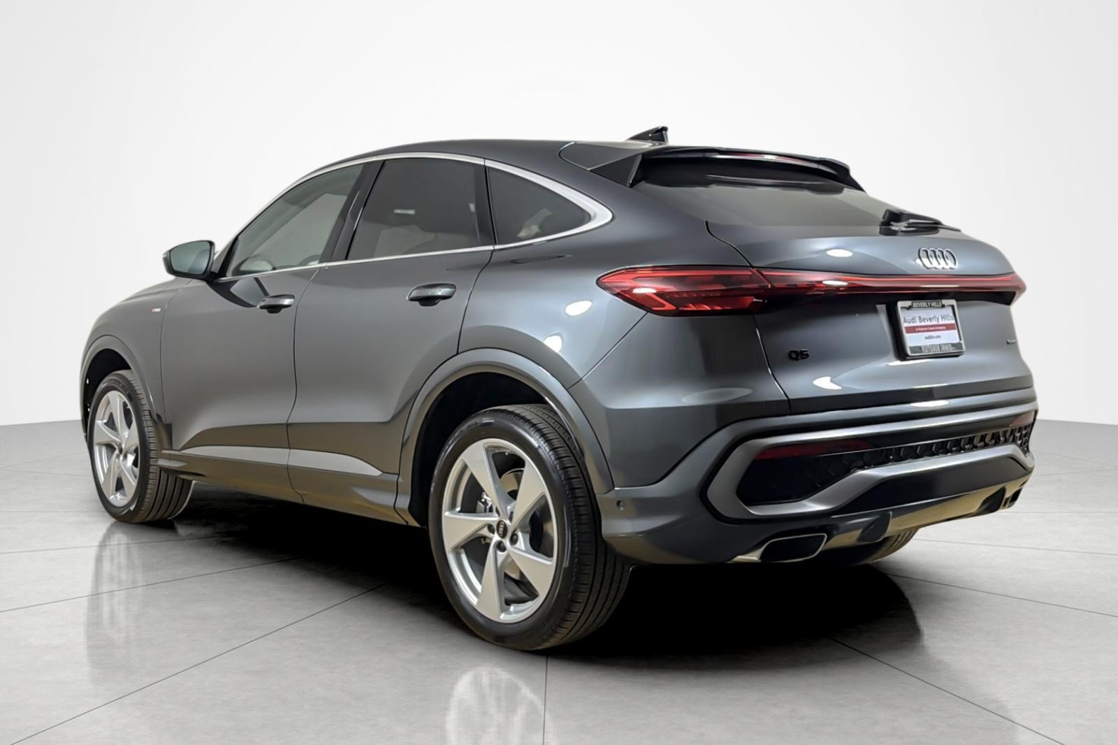 Used 2026 Audi Q5 Premium Plus AWD/4WD image 3