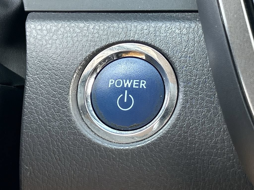 Used 2022 Toyota Camry XLE FWD image 17