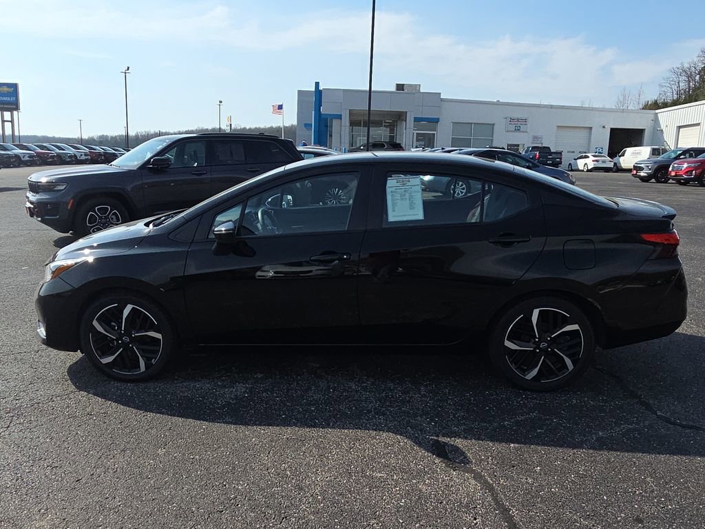 Used 2024 Nissan Versa SR FWD image 5