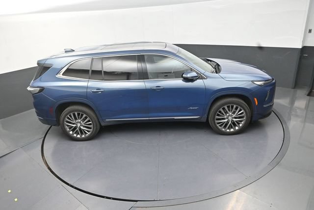 Used 2025 Buick Enclave Avenir AWD/4WD image 31