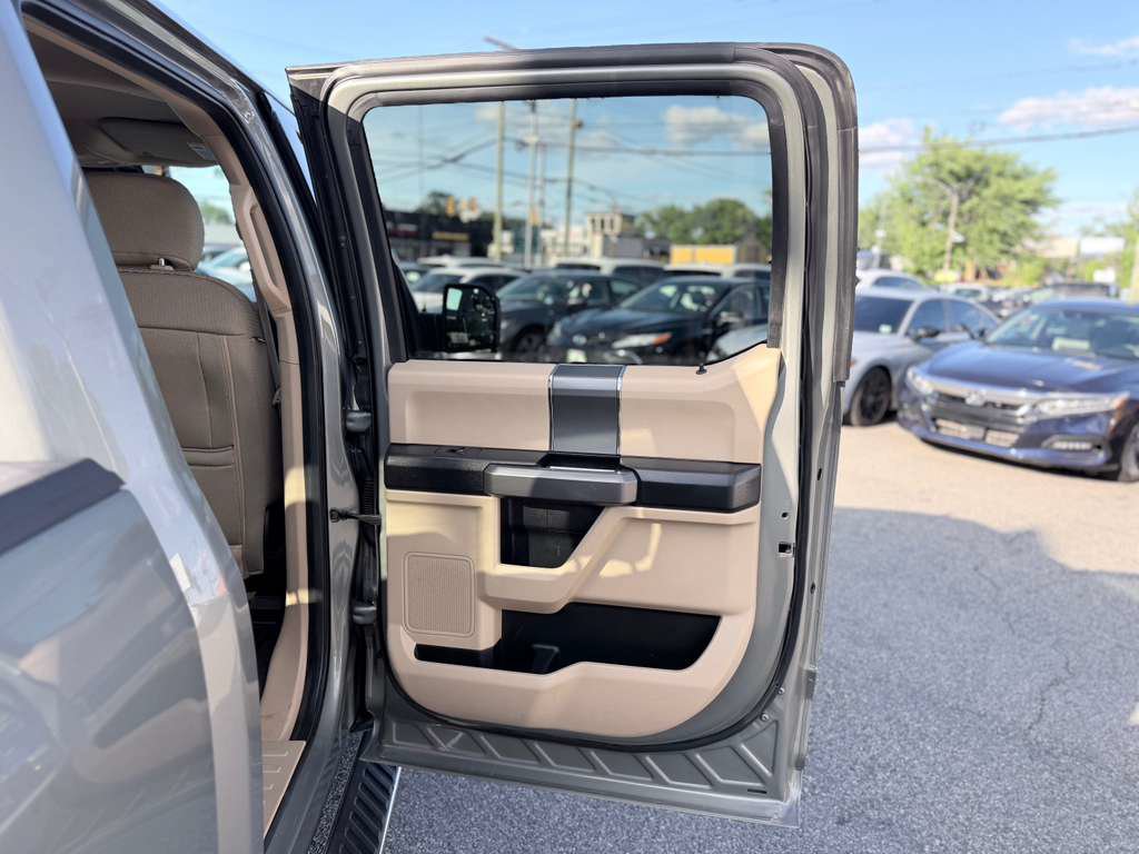 Used 2020 Ford F150 XLT w/ Equipment Group 302A Luxury AWD/4WD image 19