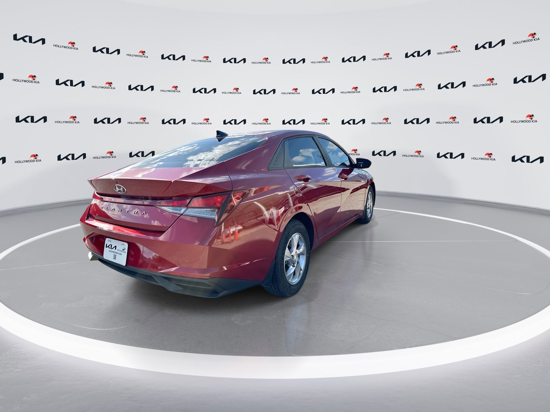 Used 2022 Hyundai Elantra SE FWD image 8