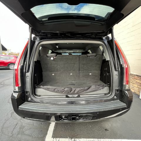 Used 2018 Cadillac Escalade Luxury image 9