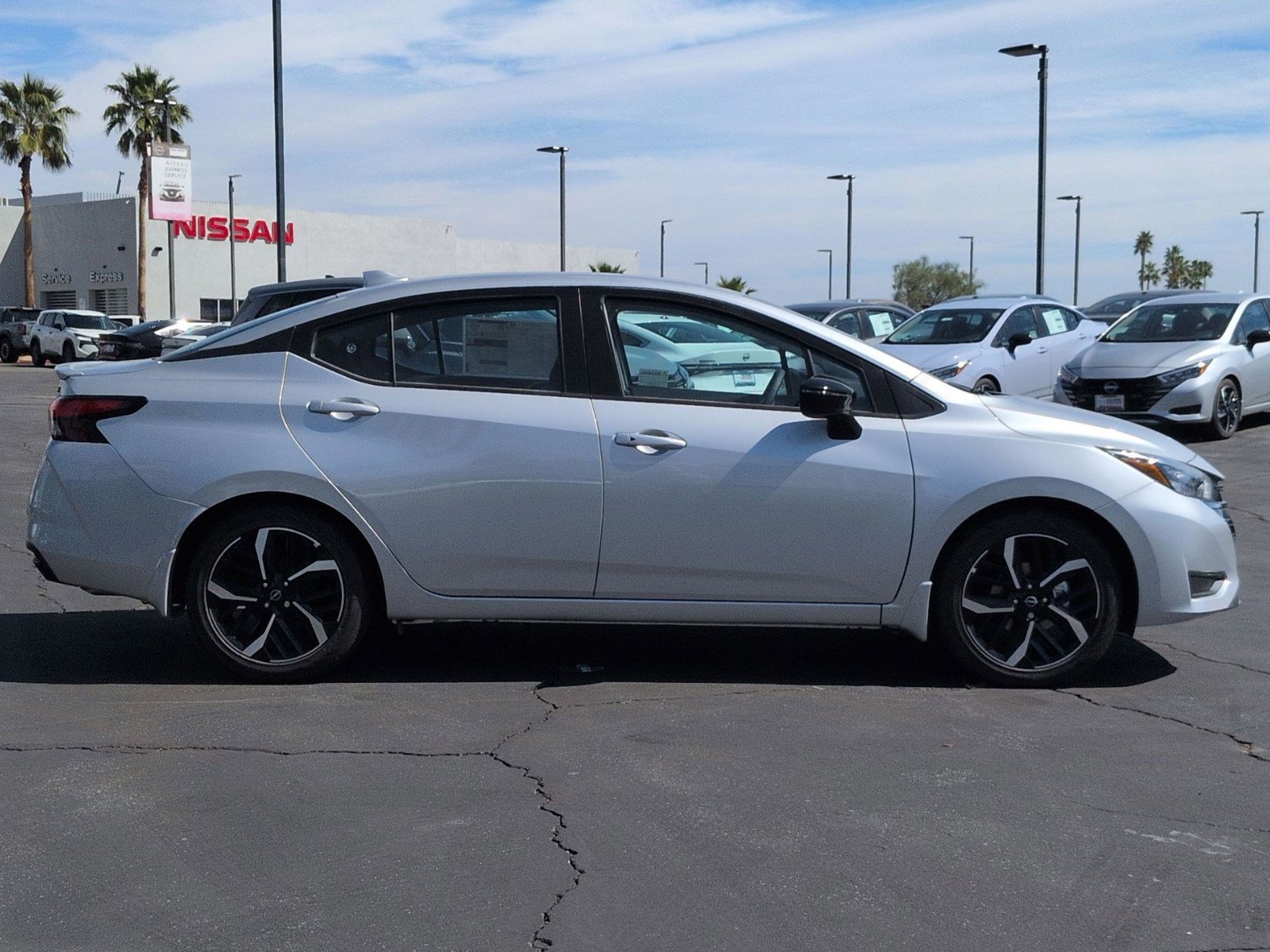 New 2025 Nissan Versa SR w/ Trunk Package image 5