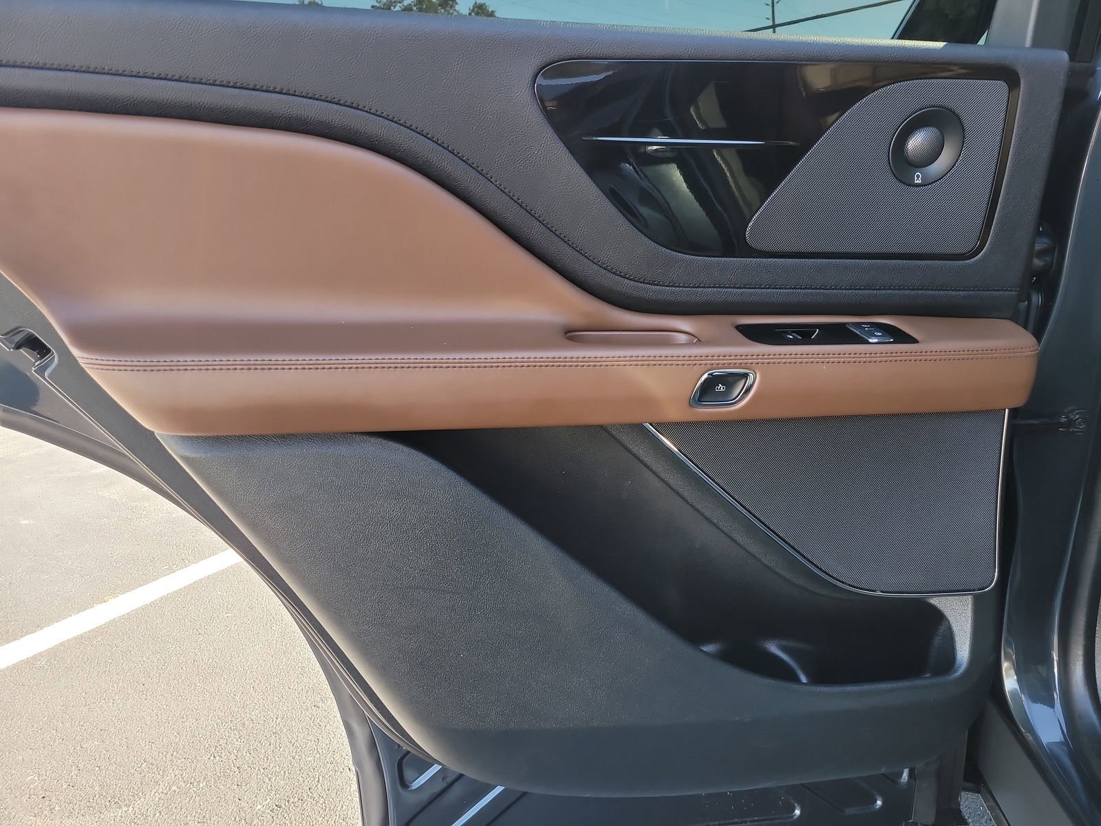 Used 2023 Lincoln Aviator Grand Touring w/ Equipment Group 301A image 11