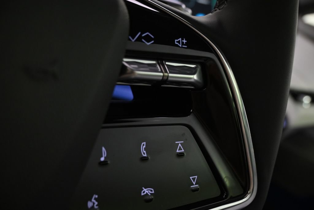 New 2025 Cadillac Optiq Sport 1 image 31