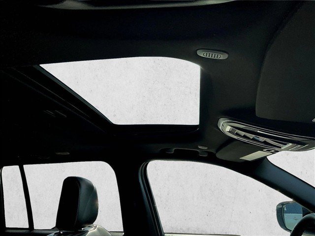 Used 2025 Jeep Grand Cherokee Altitude RWD image 30