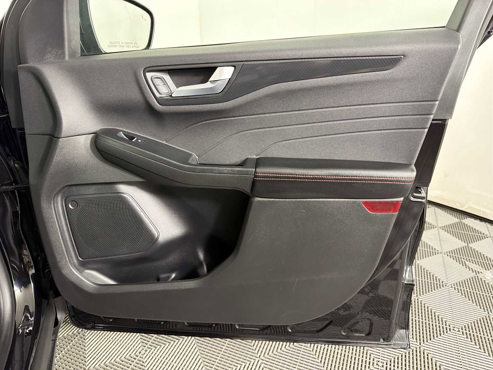 Used 2025 Ford Escape ST-Line image 24