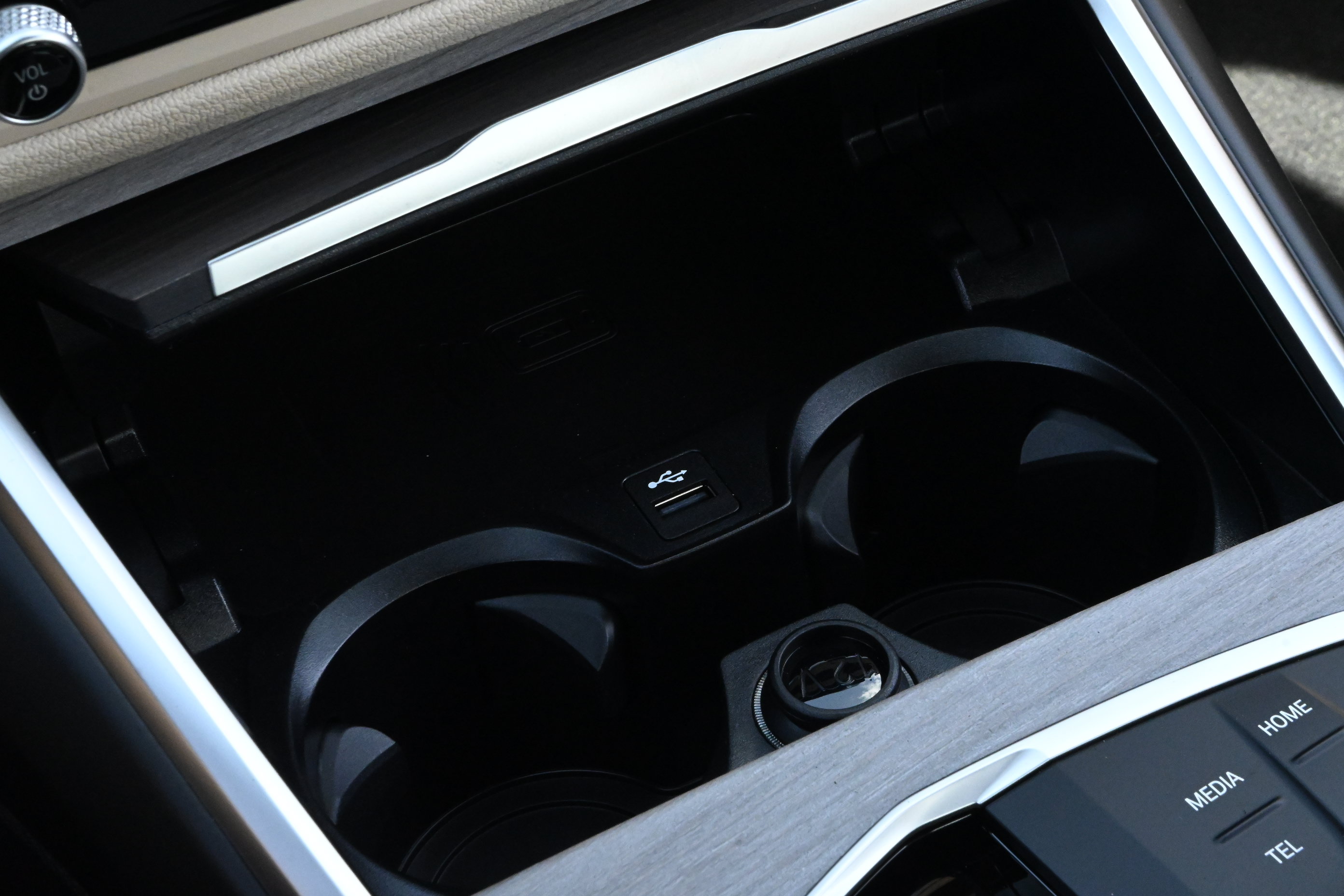 New 2026 BMW 330i Sedan w/ Premium Package RWD image 23