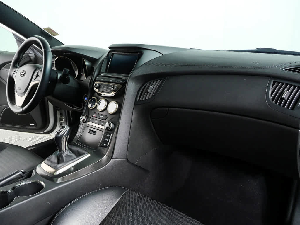 Used 2013 Hyundai Genesis 3.8 image 19