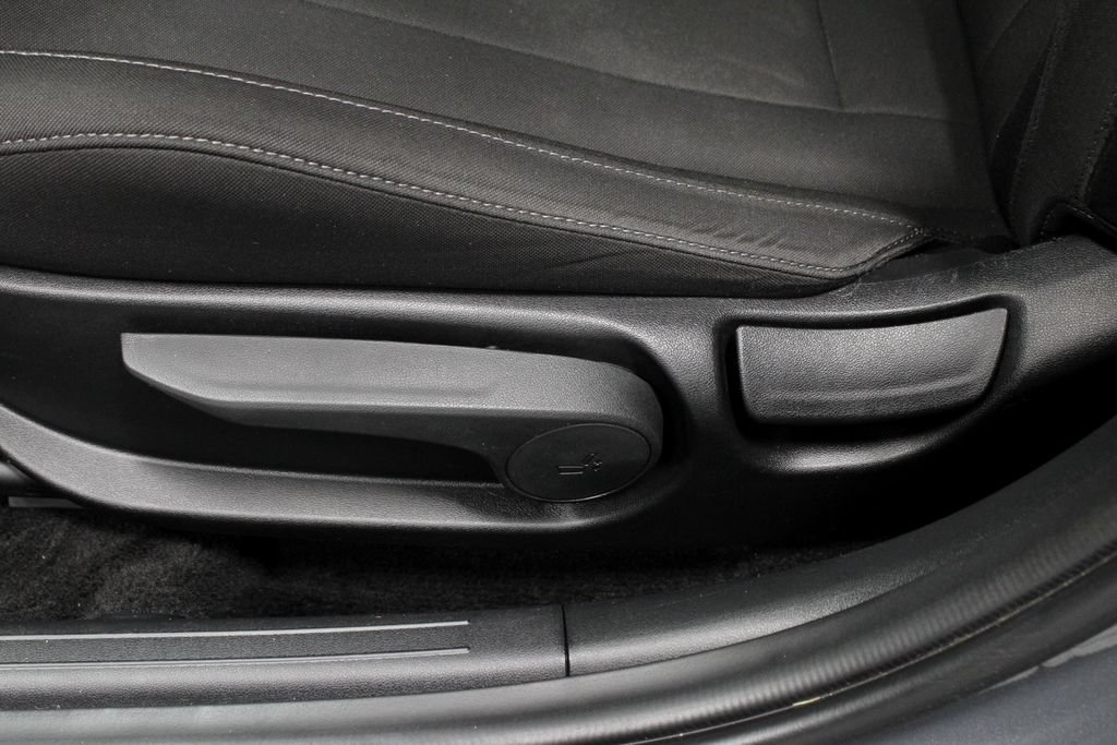 Used 2024 Hyundai Elantra SEL FWD image 25