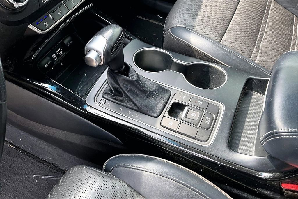 Used 2019 Kia Sorento SX image 16