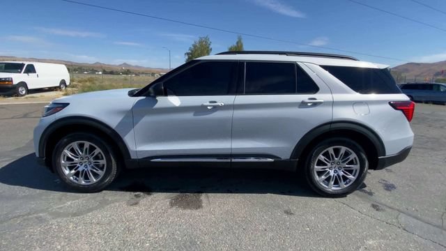 Used 2025 Ford Explorer Active w/ Active Comfort Package AWD/4WD image 5