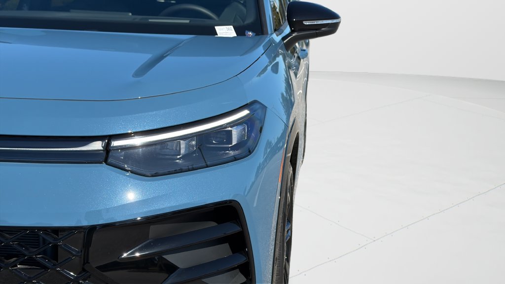New 2026 Volkswagen Tiguan SE R-Line FWD image 36