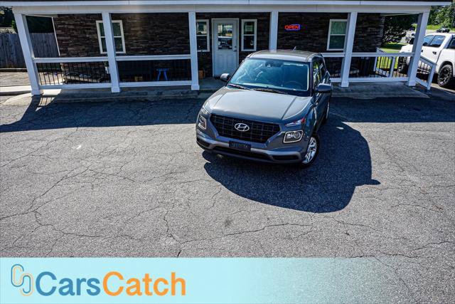 Used 2021 Hyundai Venue SE FWD image 3