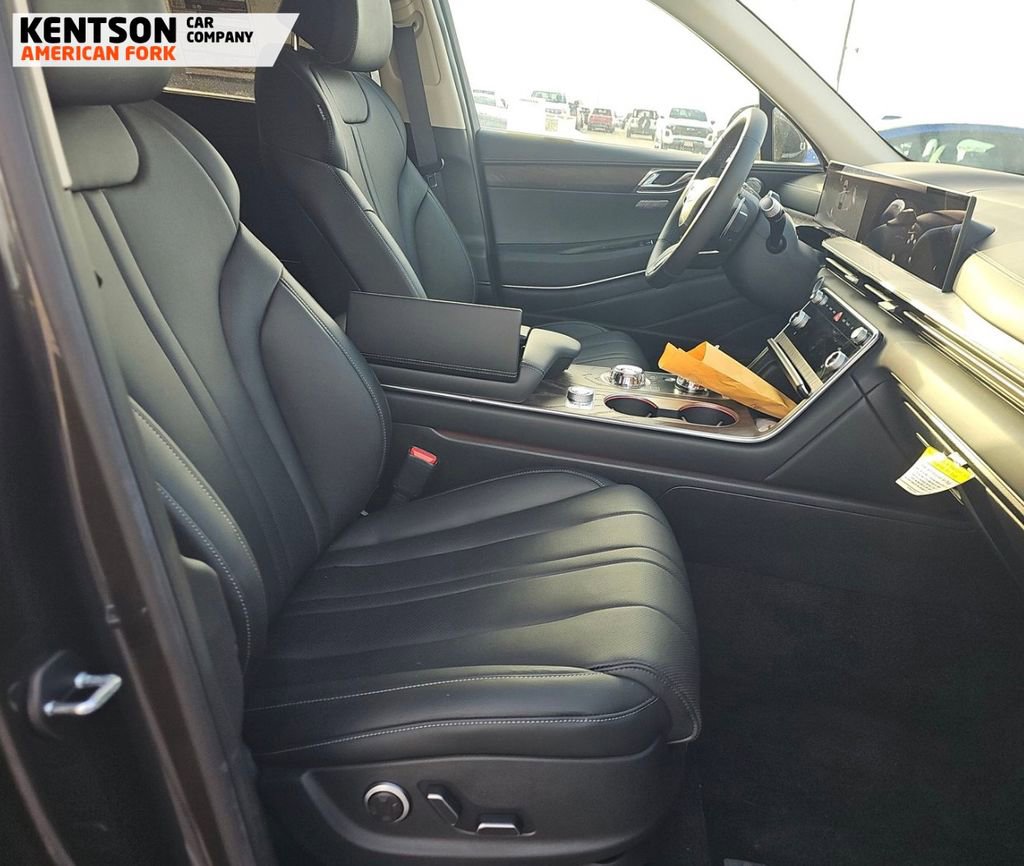 Used 2025 Genesis GV80 2.5T Select image 14