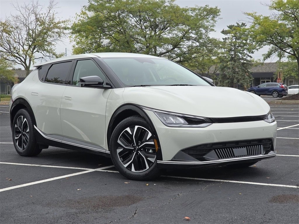 Used 2024 Kia EV6 Wind image 2